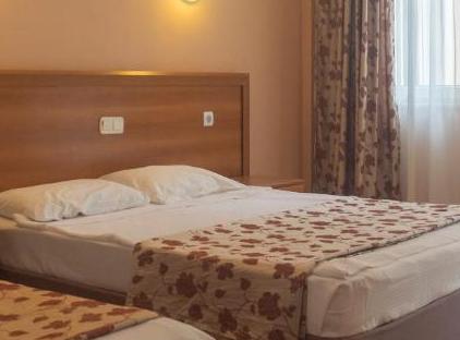Alexius Beach Hotel تورنگار