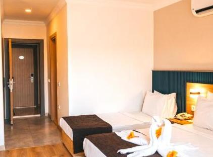 Viking Garden Hotel تورنگار