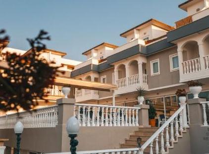 Viking Garden Hotel تورنگار