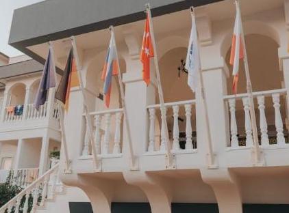 Viking Garden Hotel تورنگار