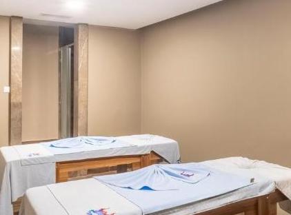 VIKING PARK HOTEL تورنگار