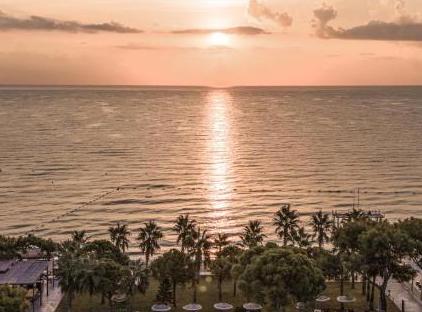 Balmy Beach Resort Kemer تورنگار