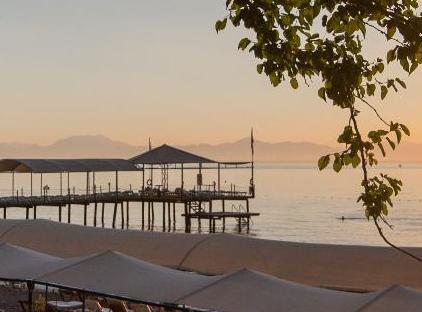 Grand Hotel Derin تورنگار