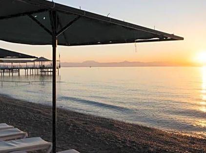 Grand Hotel Derin تورنگار