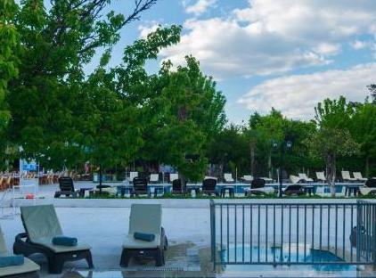 Grand Hotel Derin تورنگار