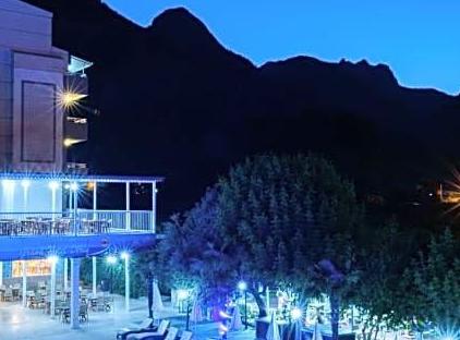 Grand Hotel Derin تورنگار