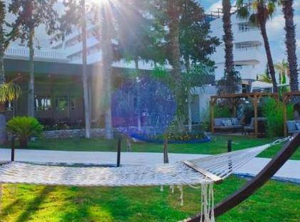 ROSE GARDEN PREMIUM تورنگار