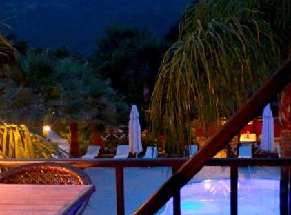 Nerissa Hotel تورنگار