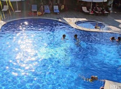 Nerissa Hotel تورنگار
