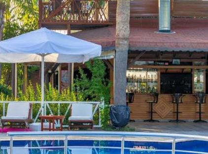 Nerissa Hotel تورنگار