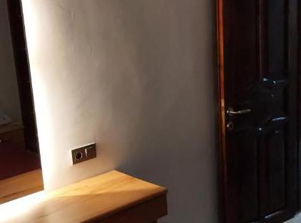 Nerissa Hotel تورنگار
