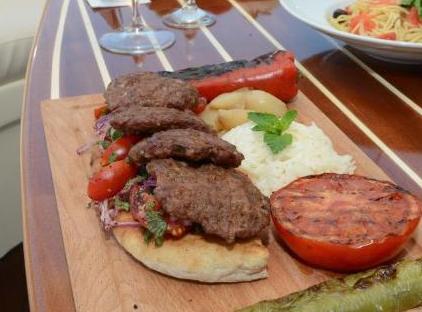 Nerissa Hotel تورنگار