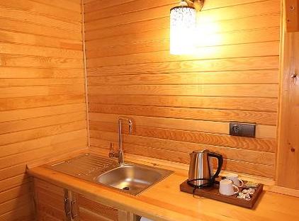 Nerissa Hotel تورنگار