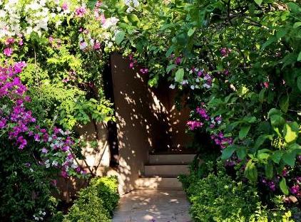 Nerissa Hotel تورنگار