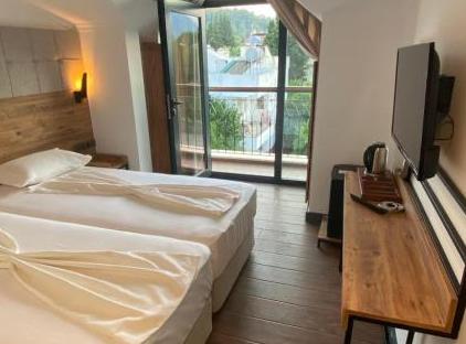 MIYAS LUXURY HOTEL تورنگار