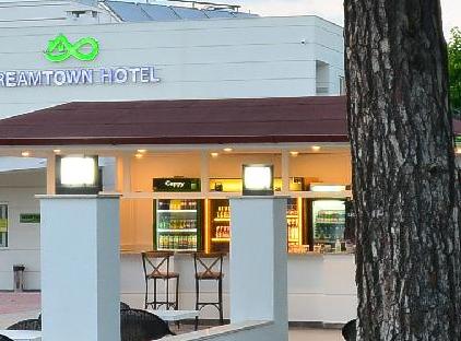 Dream Town Hotel تورنگار