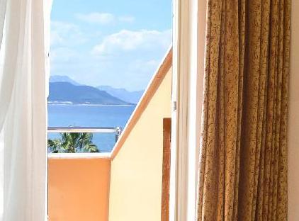 Valeri Beach Hotel تورنگار