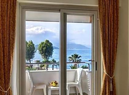 Valeri Beach Hotel تورنگار