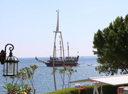 Valeri Beach Hotel تورنگار
