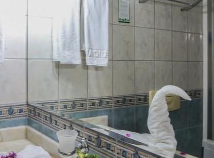 Valeri Beach Hotel تورنگار