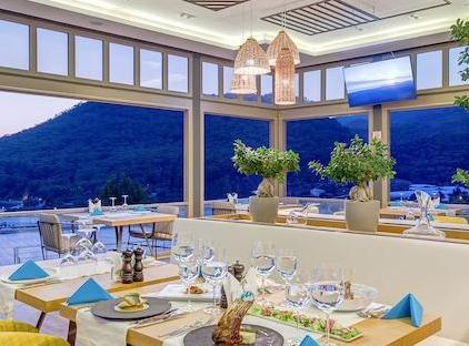 Melanippe Relaxing Hotel تورنگار