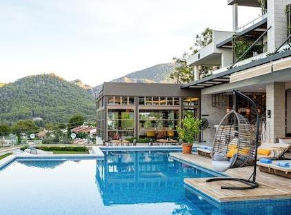 Melanippe Relaxing Hotel تورنگار