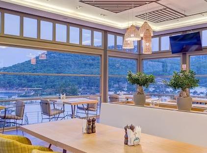 Melanippe Relaxing Hotel تورنگار