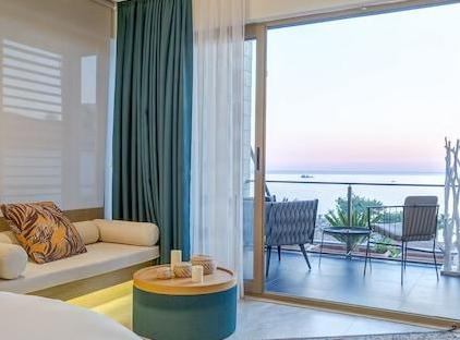 Melanippe Relaxing Hotel تورنگار