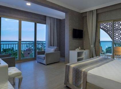 Grand Ring Hotel تورنگار