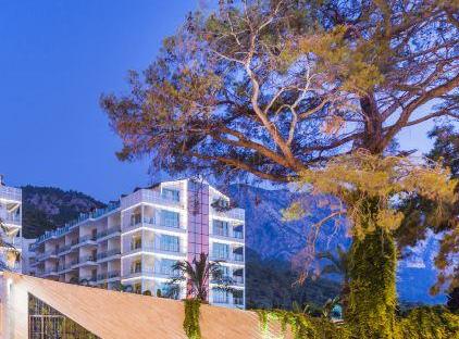 Grand Ring Hotel تورنگار