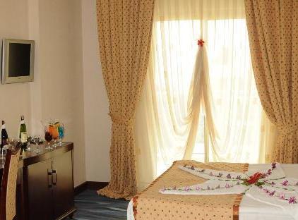 Grand Ring Hotel تورنگار