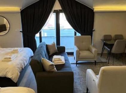 JEST OTEL تورنگار