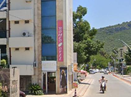 Romeo Otel تورنگار