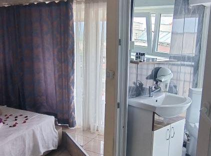 Romeo Otel تورنگار