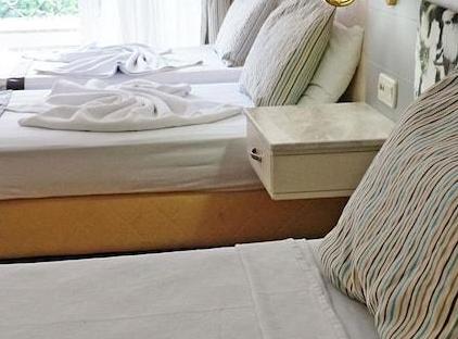 RIOS BEACH HOTEL تورنگار