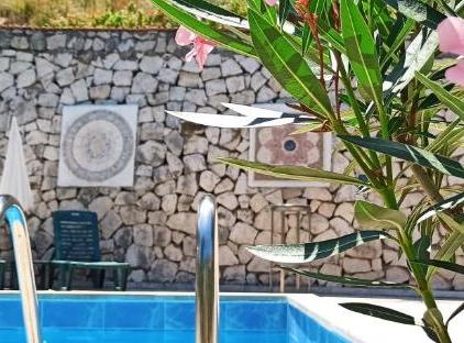 Swiss Eviniz Hotel تورنگار