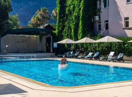 Tal Beach Hotel تورنگار