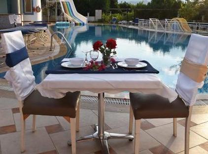 Ares Blue Hotel تورنگار