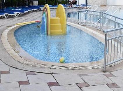 Ares Blue Hotel تورنگار