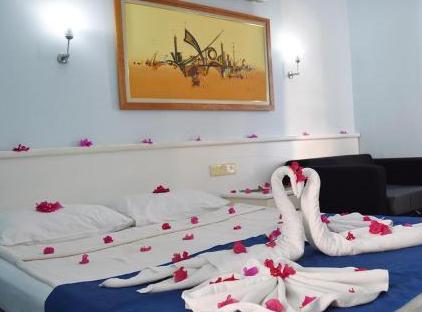 Ares Blue Hotel تورنگار