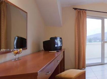 Ares Blue Hotel تورنگار