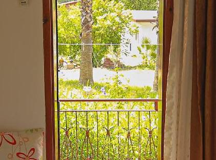 YAVUZ MOTEL ADRASAN تورنگار
