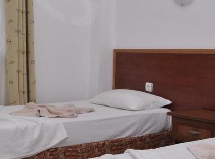 LATİNO HOTEL تورنگار