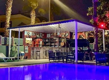 LATİNO HOTEL تورنگار