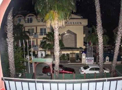 LATİNO HOTEL تورنگار