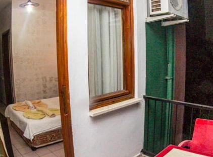 LATİNO HOTEL تورنگار