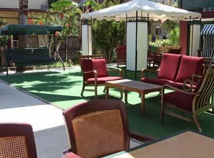 LATİNO HOTEL تورنگار