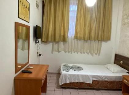LATİNO HOTEL تورنگار