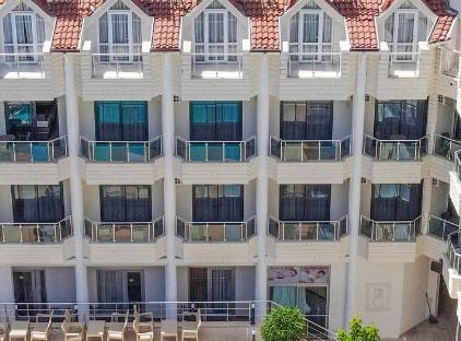 Mr Crane Hotel تورنگار