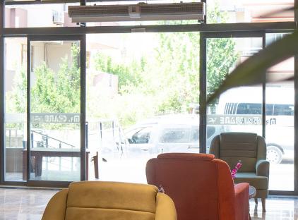 Mr Crane Hotel تورنگار